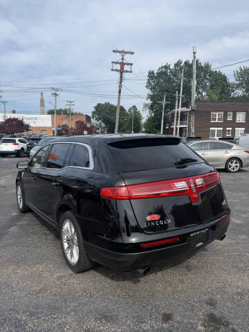 2019 Lincoln MKT Reserve