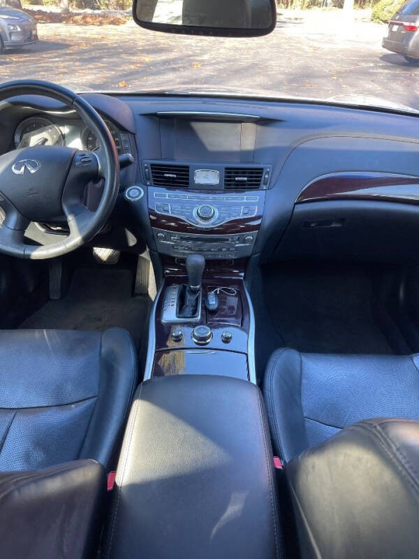 2015 Infiniti Q70 3.7