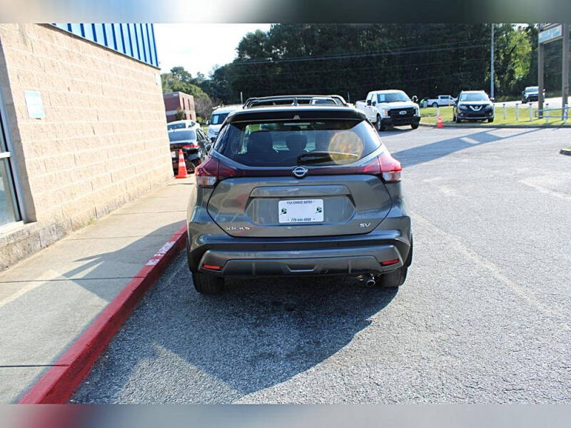 2022 Nissan Kicks SV