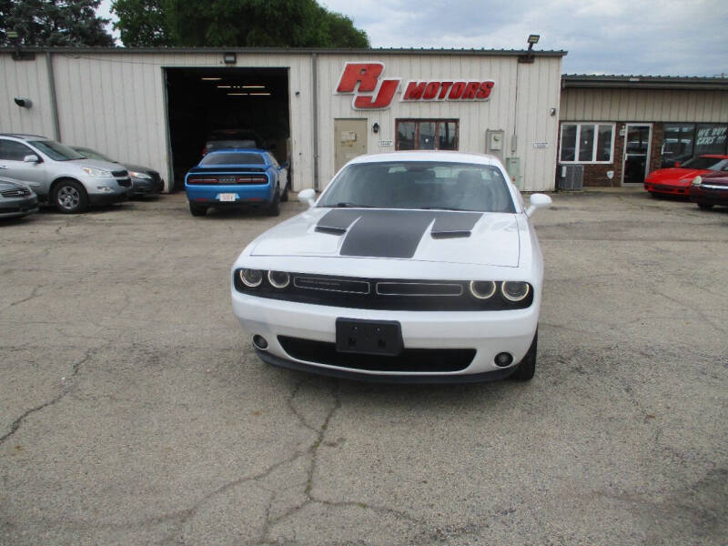2015 Dodge Challenger SXT Plus