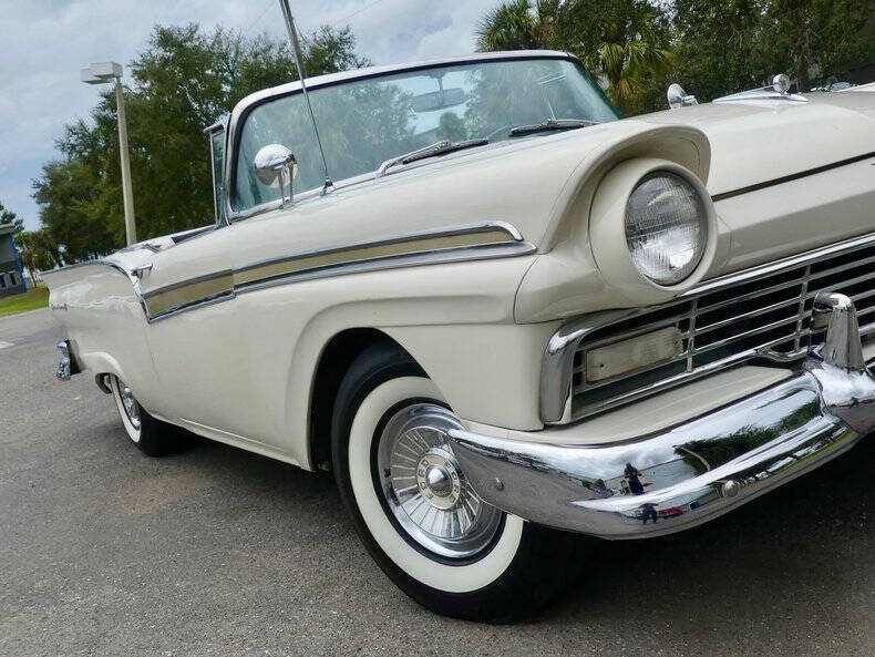 1957 Ford Fairlane