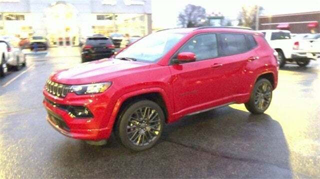 Used 2022 Jeep Compass Limited with VIN 3C4NJDCB9NT167510 for sale in North Olmsted, OH