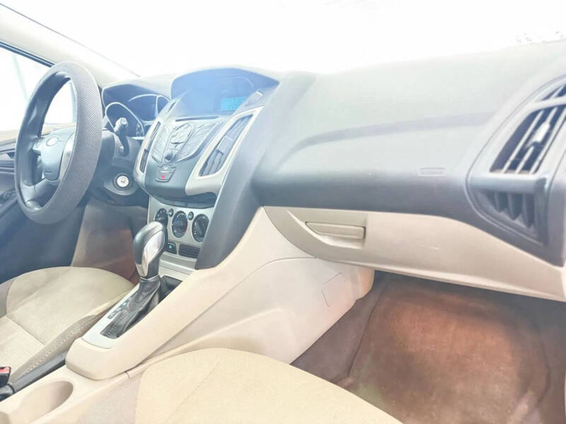 2012 Ford Focus SE