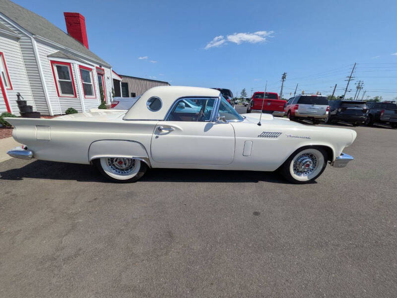 1957 Ford Thunderbird