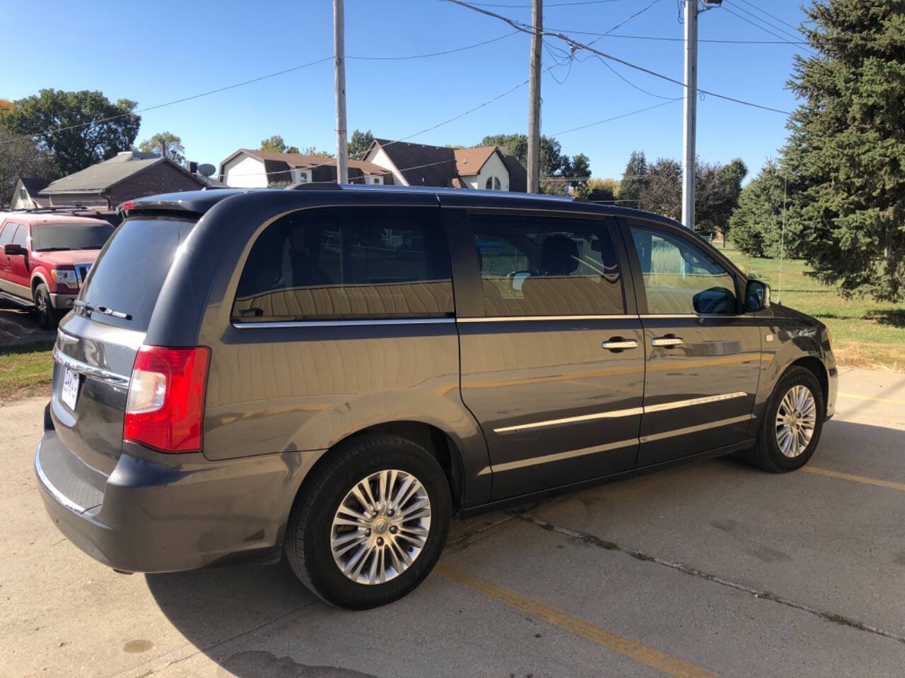 2014 Chrysler Town and Country for sale at Dakota Auto Inc in Dakota City, NE