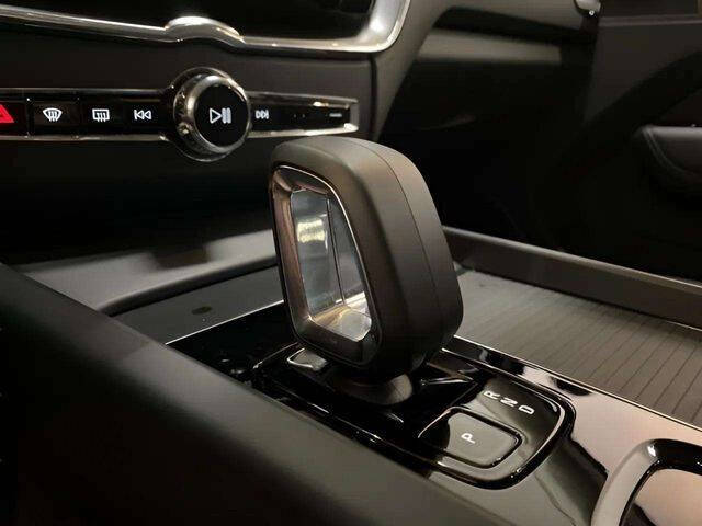 2025 Volvo XC60 B5 Core Dark Theme