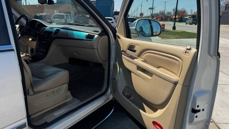 2011 Cadillac Escalade ESV Luxury