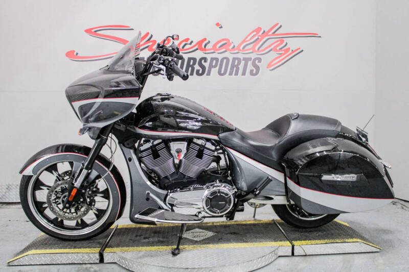 2015 Victory Magnum