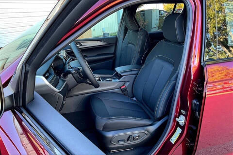 2025 Jeep Grand Cherokee Laredo X