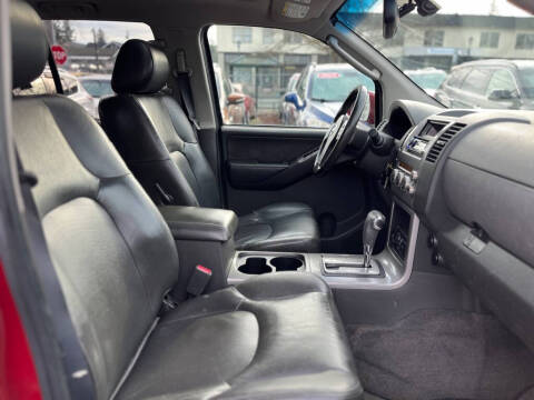 2005 Nissan Pathfinder SE