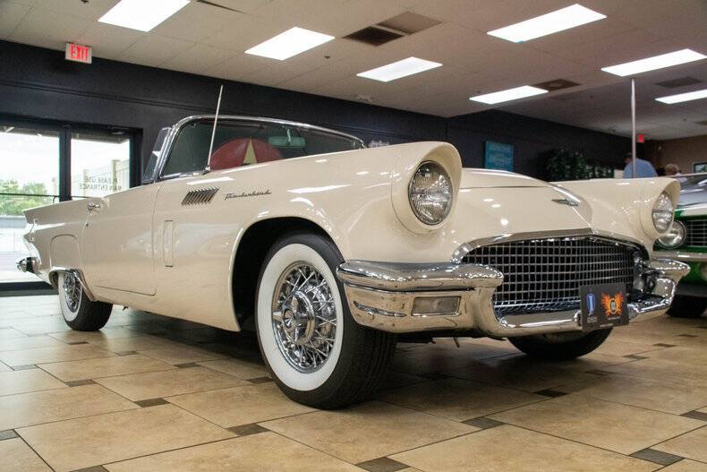 1957 Ford Thunderbird