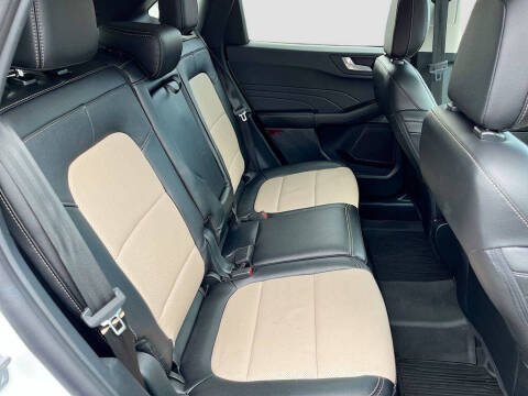 2022 Ford Escape Titanium