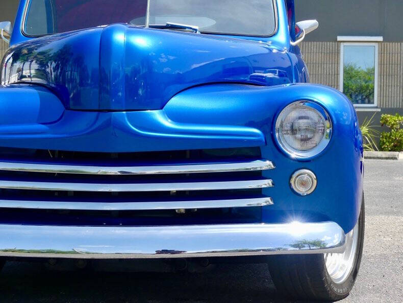 1948 Ford Super Deluxe