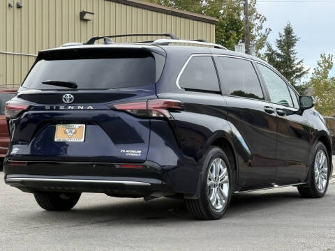 2022 Toyota Sienna Platinum 7-Passenger
