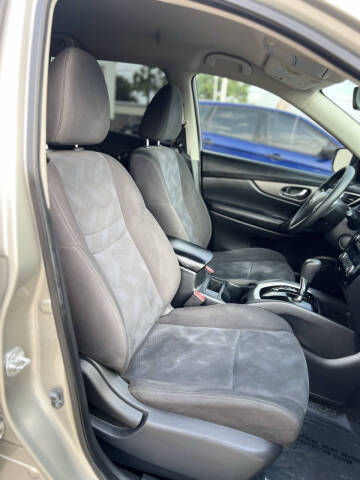 2016 Nissan Rogue SV
