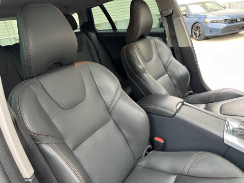 2016 Volvo V60 Cross Country T5 Platinum