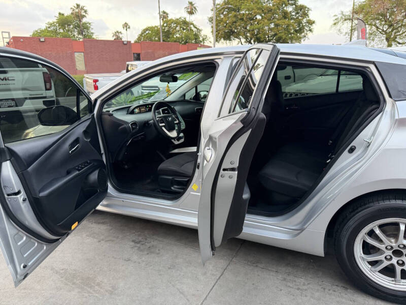 2016 Toyota Prius Three