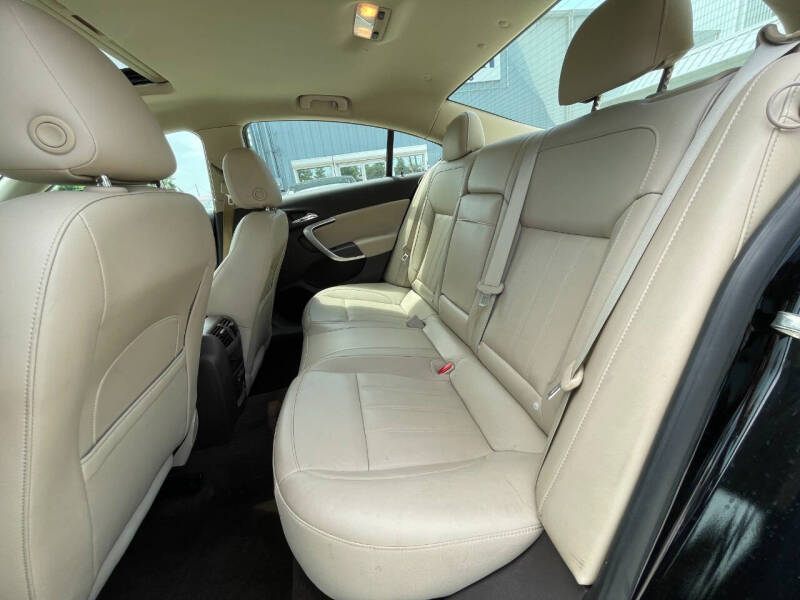 2013 Buick Regal Premium 1