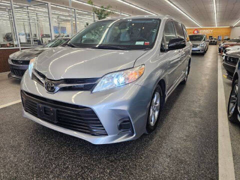 2020 Toyota Sienna for sale at Dixie Imports in Fairfield OH
