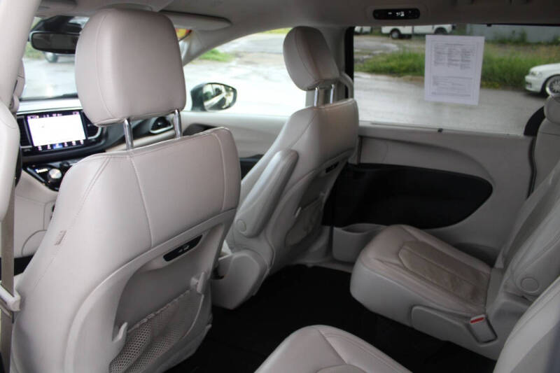 2021 Chrysler Pacifica Touring L