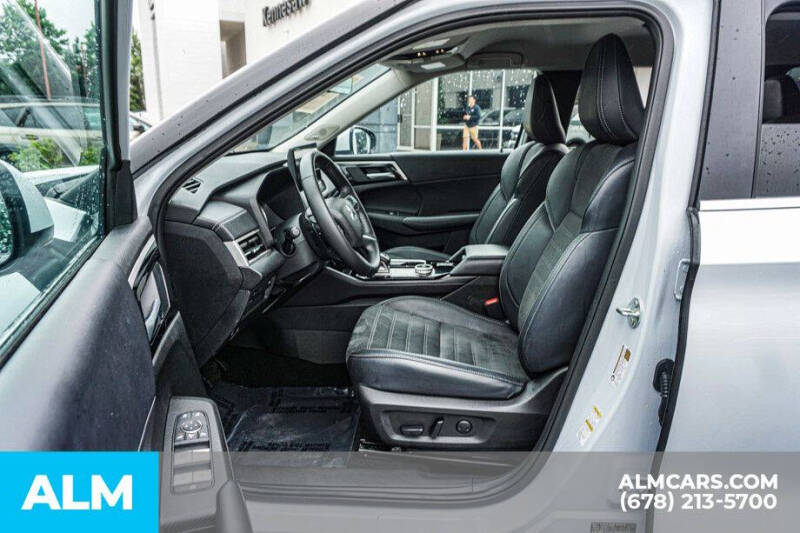 2025 Mitsubishi Outlander SE