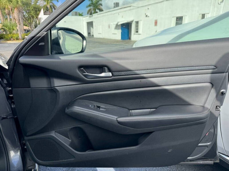 2024 Nissan Altima 2.5 SV