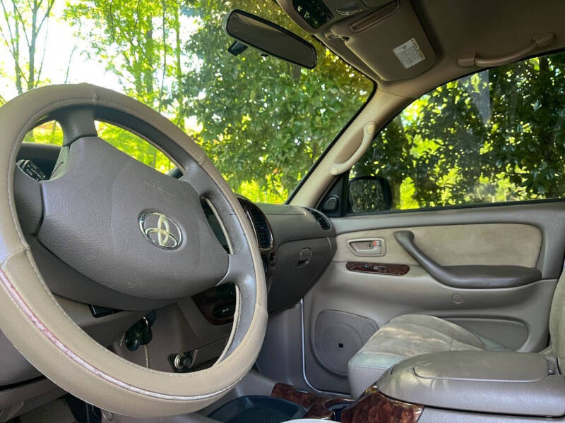 2003 Toyota Sequoia SR5