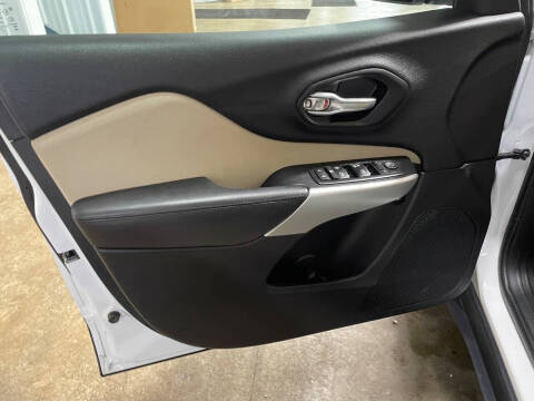 2017 Jeep Cherokee Sport