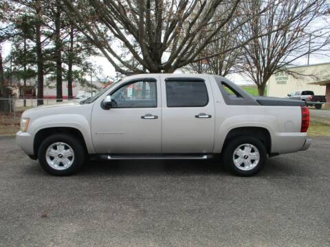 2008 Chevrolet Avalanche for sale at A & P Automotive in Montgomery AL