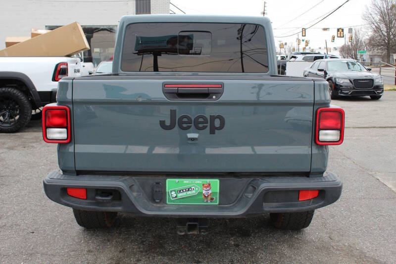 2025 Jeep Gladiator NightHawk