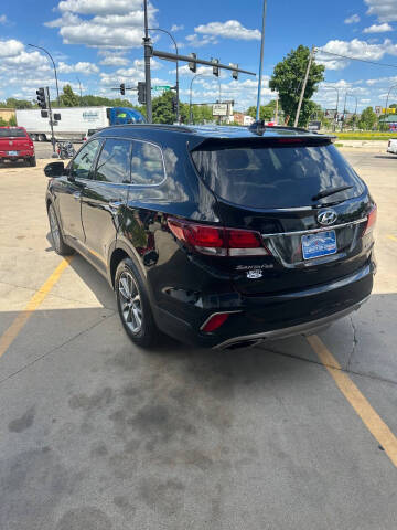 2017 Hyundai Santa Fe SE