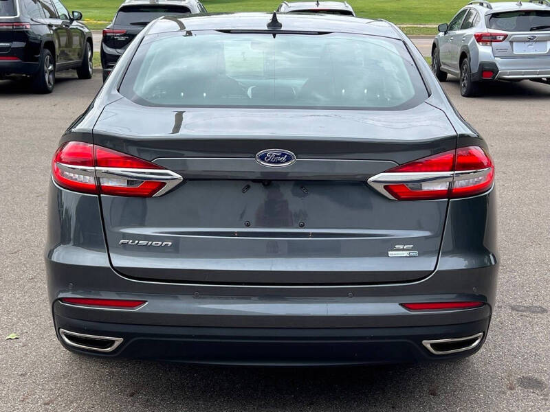 2020 Ford Fusion SE