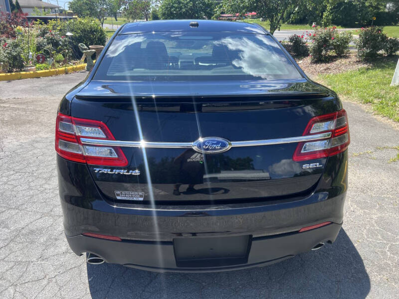 2018 Ford Taurus SEL