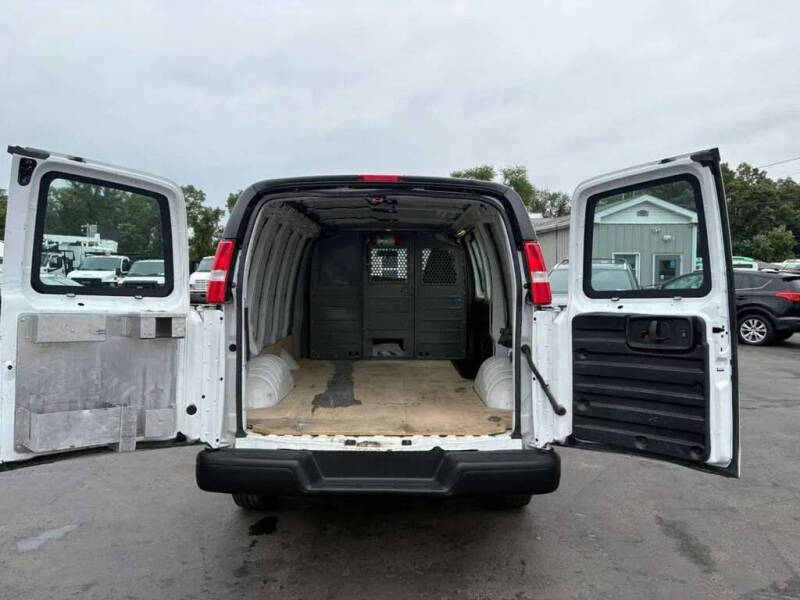 2022 GMC Savana 2500