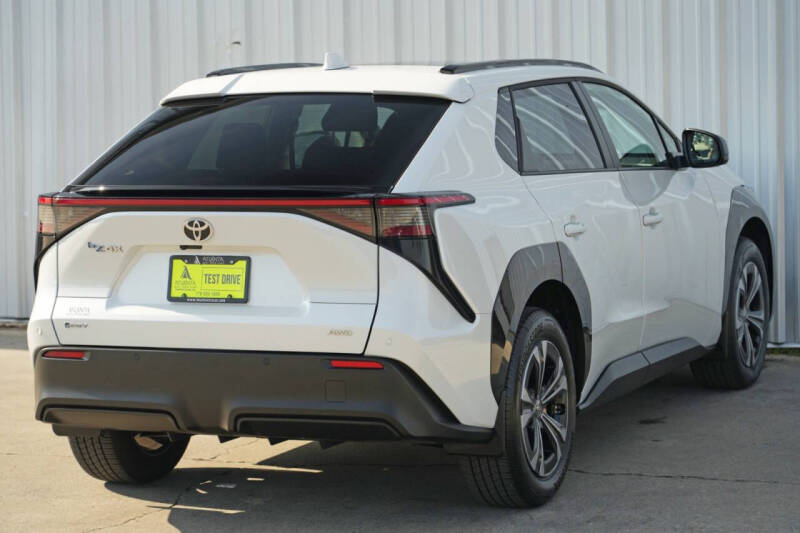 2024 Toyota bZ4X XLE