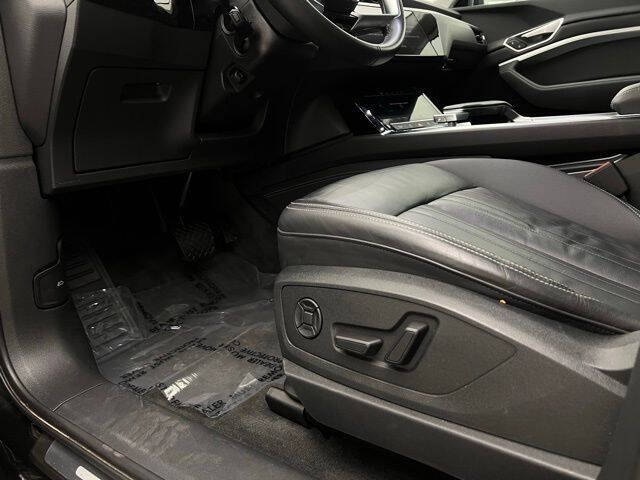 2023 Audi e-tron quattro Premium