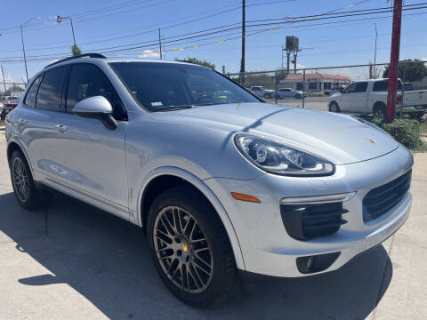 2017 Porsche Cayenne Platinum Edition