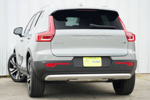 2024 Volvo XC40 B5 Plus Bright Theme