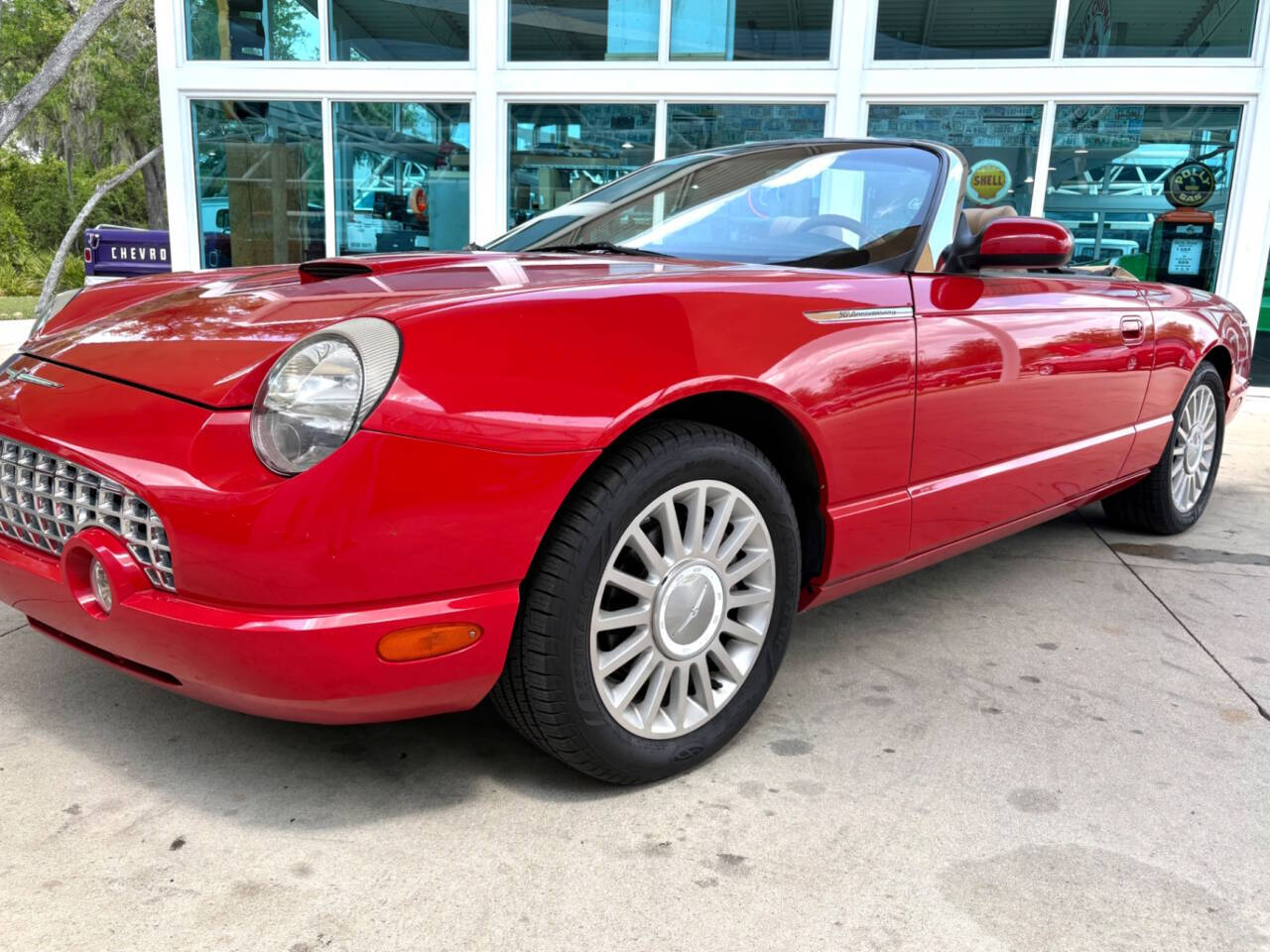 2005 Ford Thunderbird 12