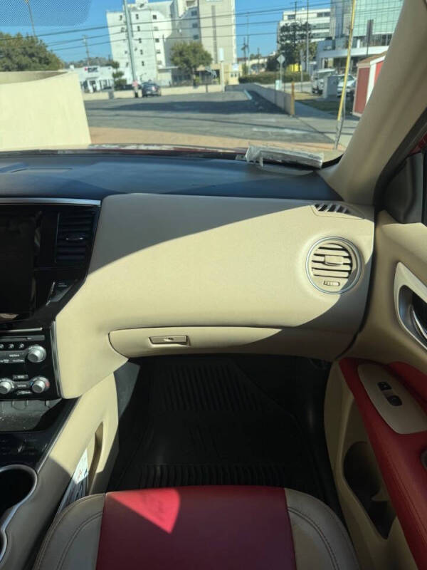 2017 Nissan Pathfinder SV