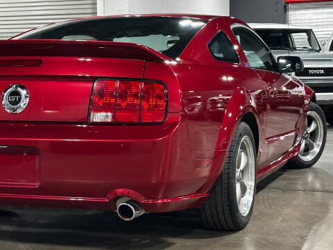 2005 Ford Mustang GT Deluxe
