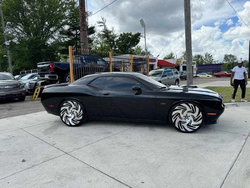 2016 Dodge Challenger 392 HEMI Scat Pack Shaker