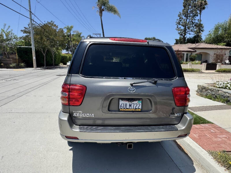2004 Toyota Sequoia SR5