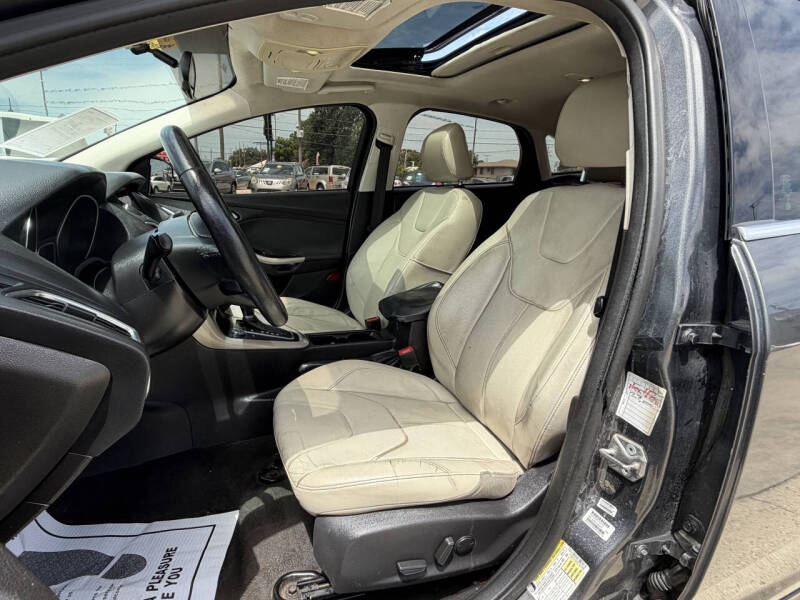 2017 Ford Focus Titanium