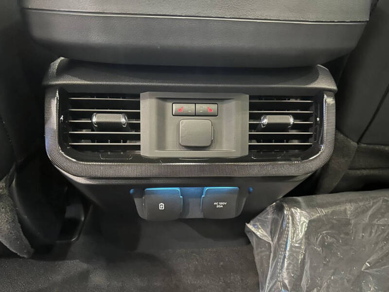 2023 Ford F-150 Lightning Platinum