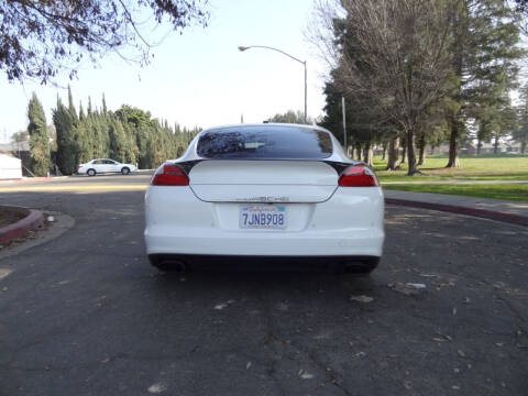2011 Porsche Panamera 4