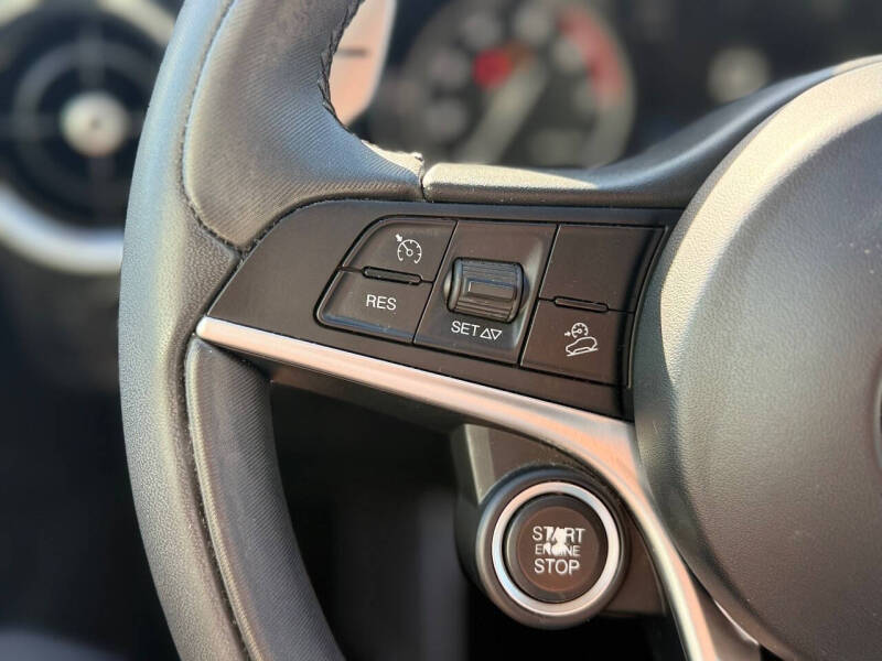 2018 Alfa Romeo Stelvio Sport