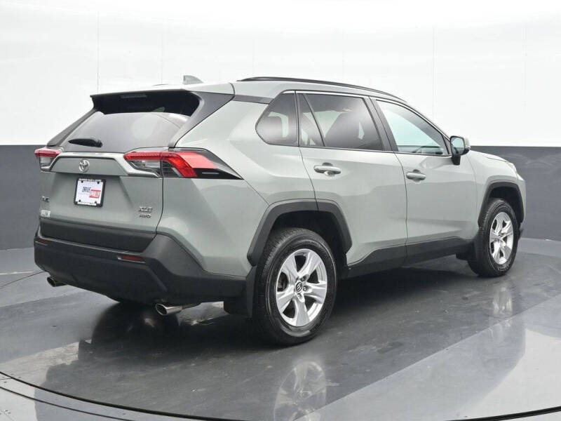2020 Toyota RAV4 XLE