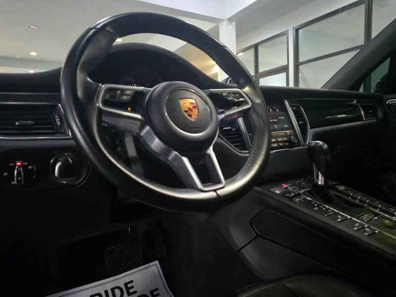 2018 Porsche Macan