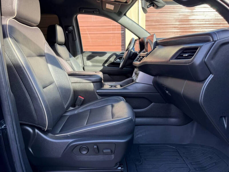 2022 GMC Yukon XL SLT